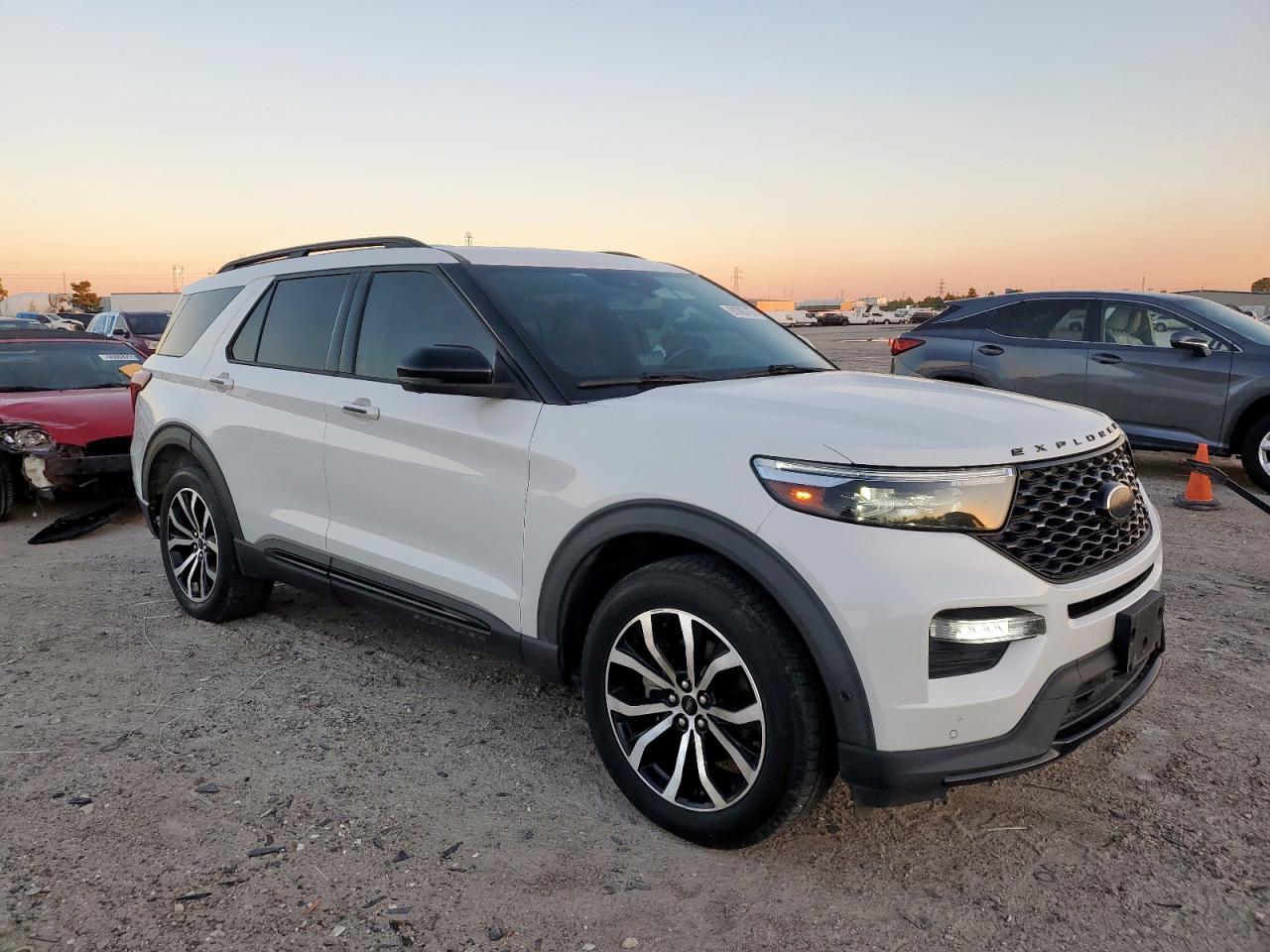 2021 Ford Explorer St - Image 4