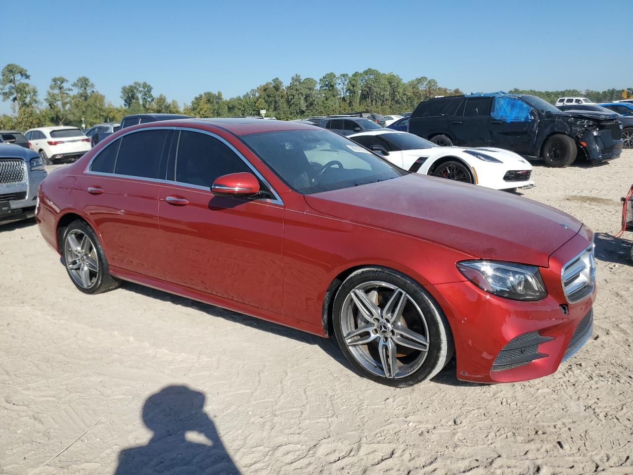 2019 Mercedes-Benz E 300 - Фото 4