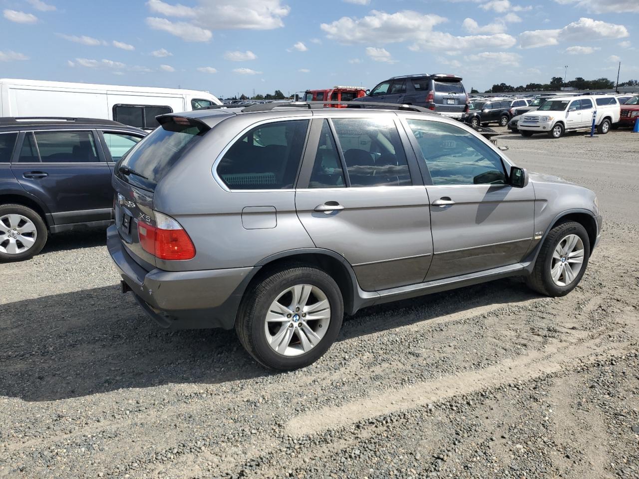 2005 BMW X5 4.4I - Фото 3