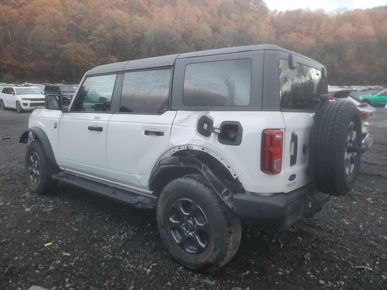 2023 Ford Bronco Base - Фото 2