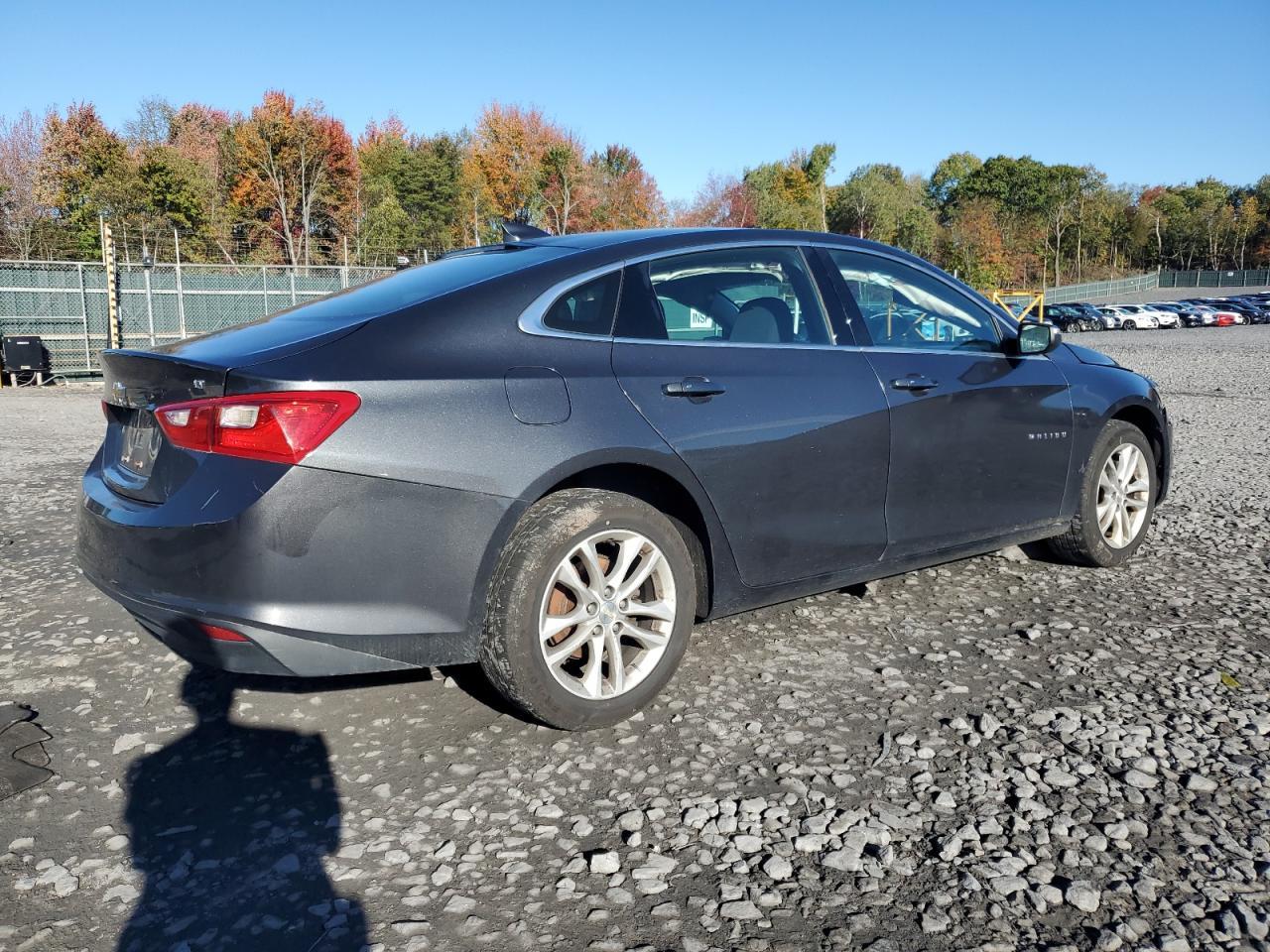 2018 Chevrolet Malibu Lt - Image 3