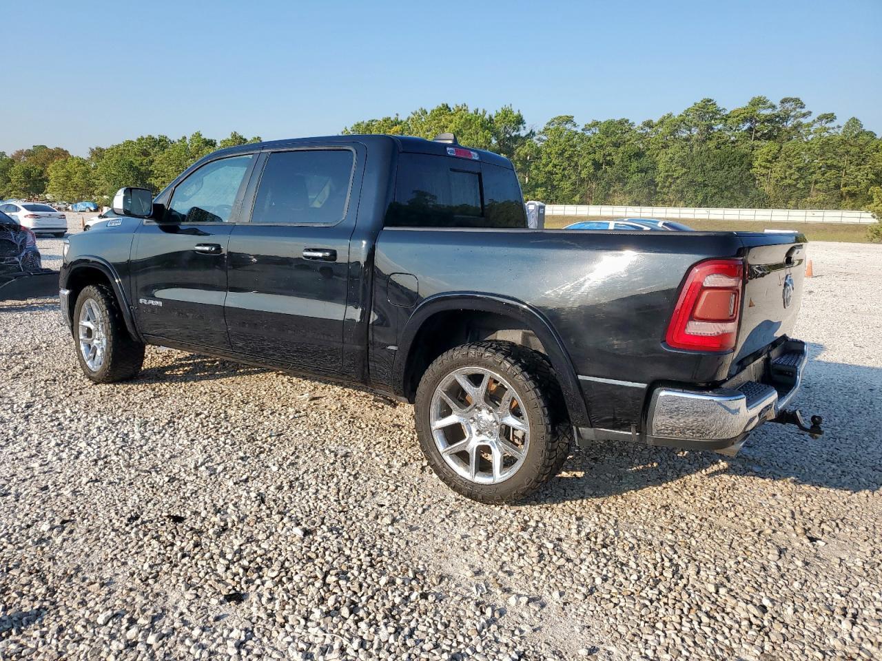 2019 Ram 1500 Laramie - Фото 2