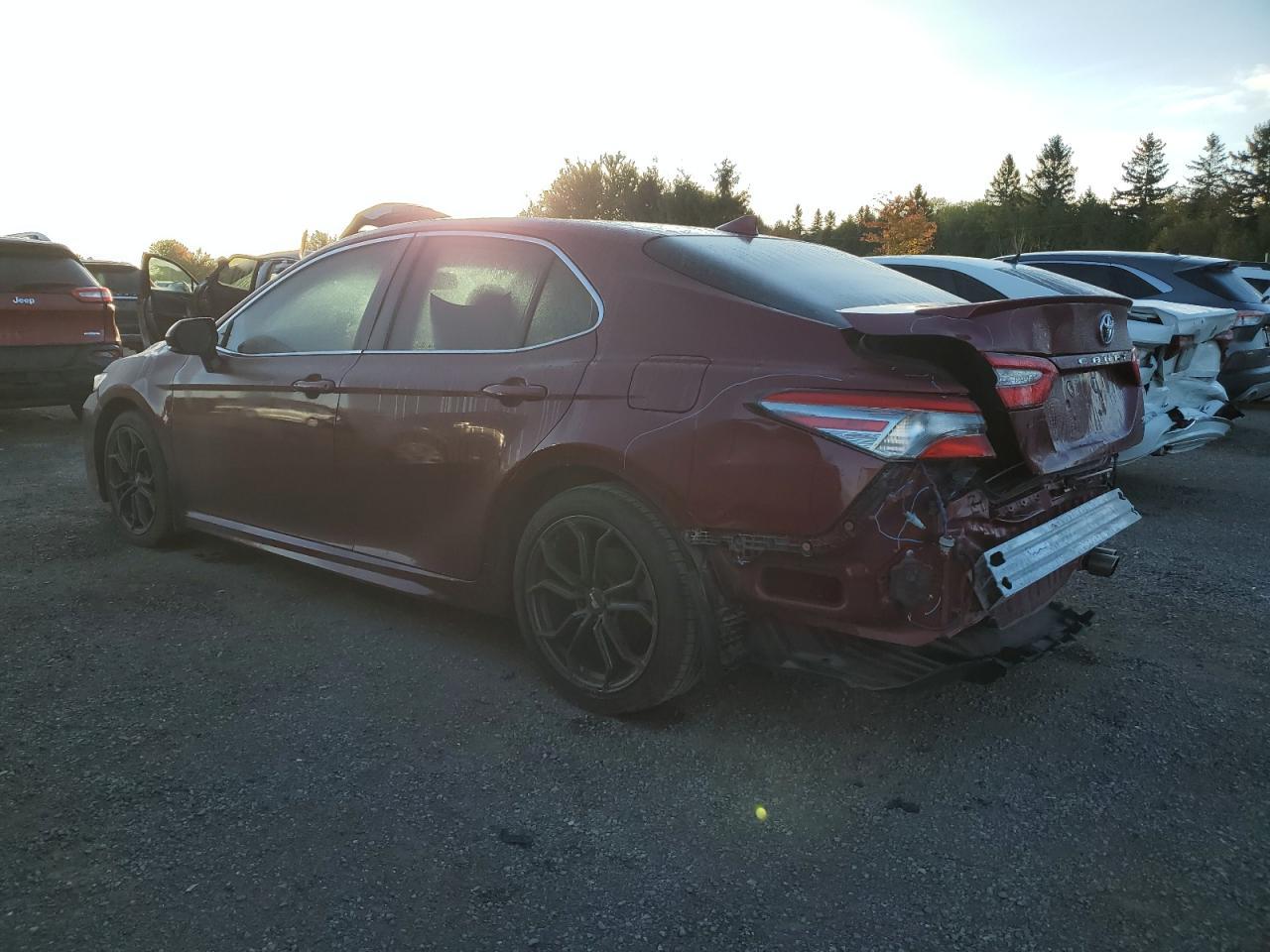 2018 Toyota Camry L - Фото 2