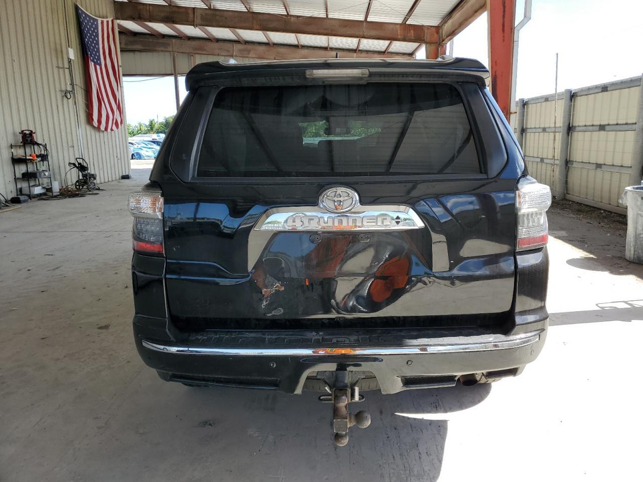 2016 Toyota 4Runner Sr5/Sr5 Premium - Image 6