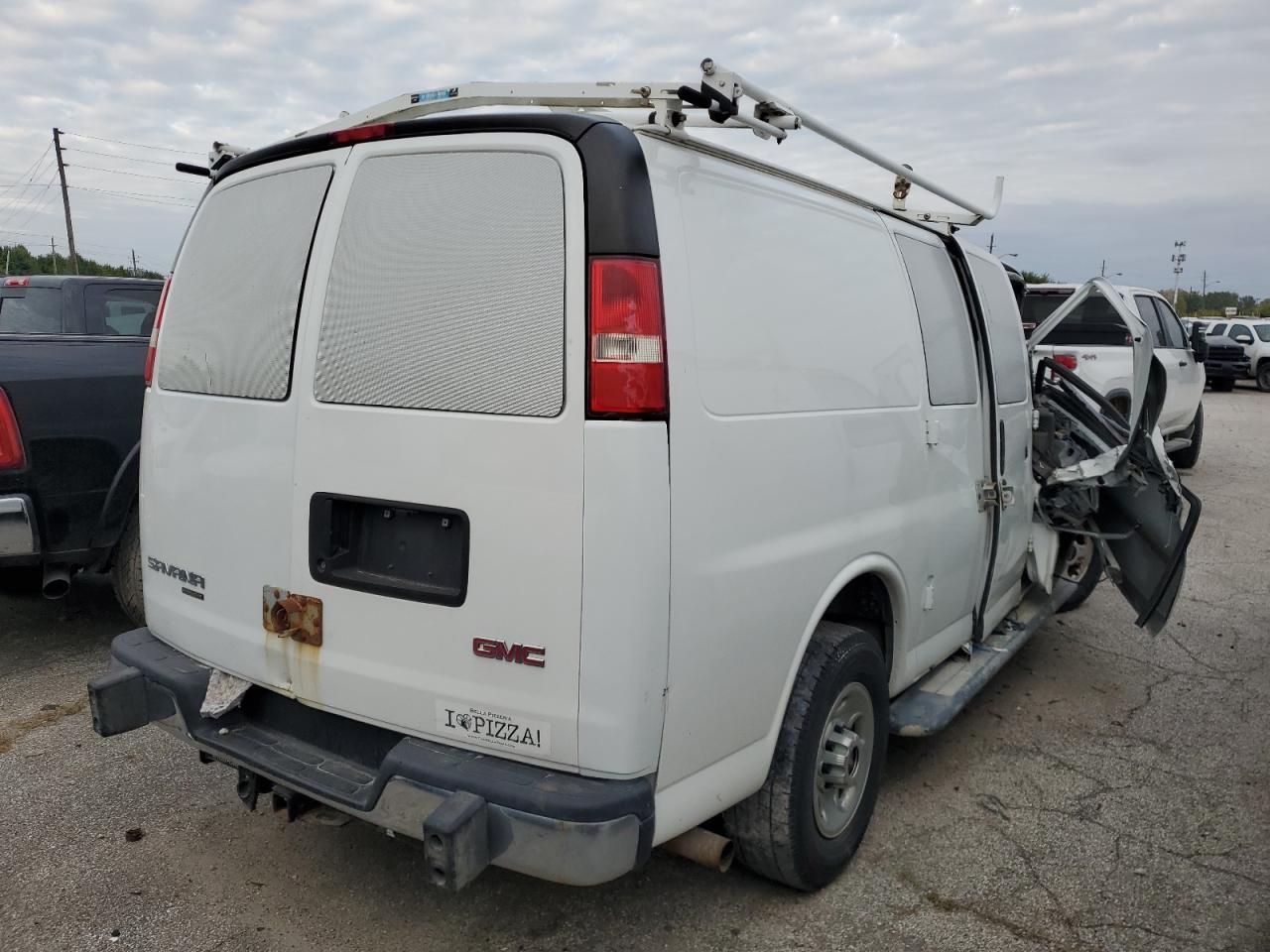 2016 GMC Savana G2500 - Фото 3
