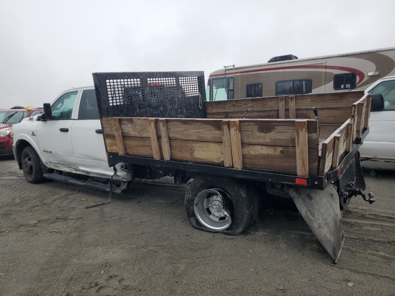 2020 Ram 3500 Flatbed Truck - Фото 2
