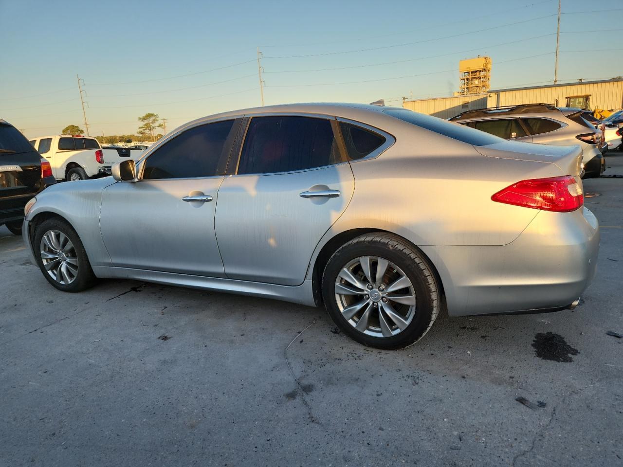 2013 Infiniti M37 - Image 2