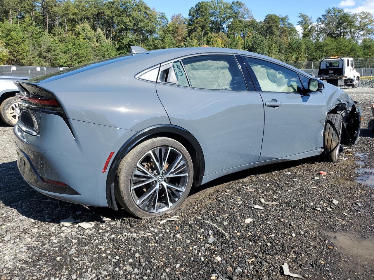 2023 Toyota Prius Le - Фото 3