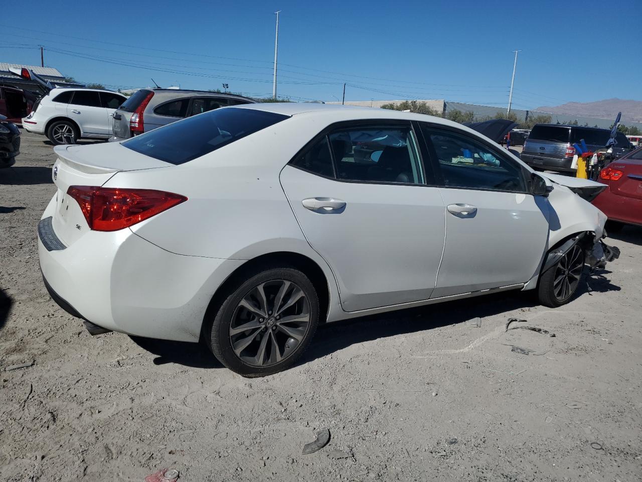 2017 Toyota Corolla L - Фото 3