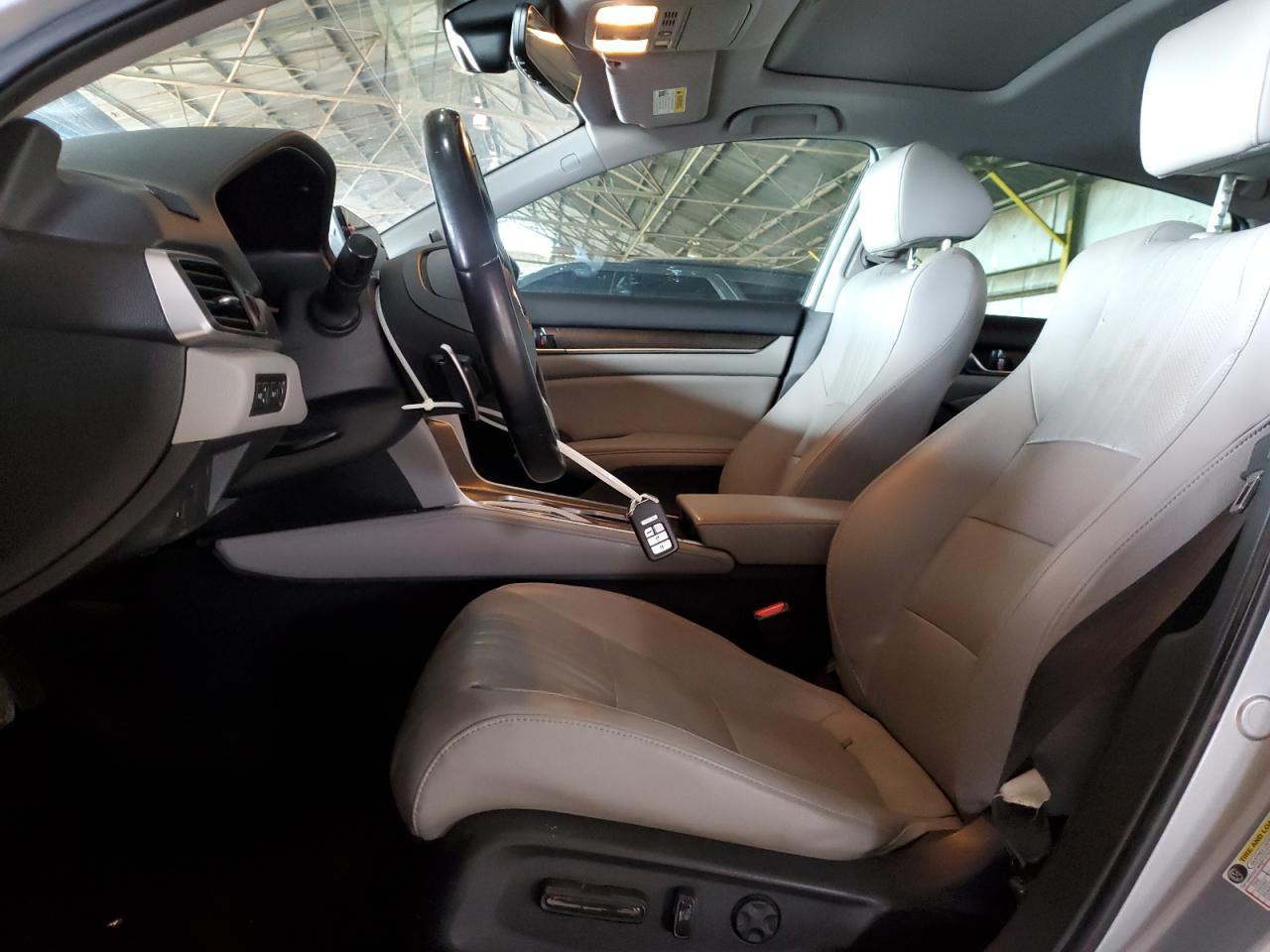 2018 Honda Accord Touring - Фото 7
