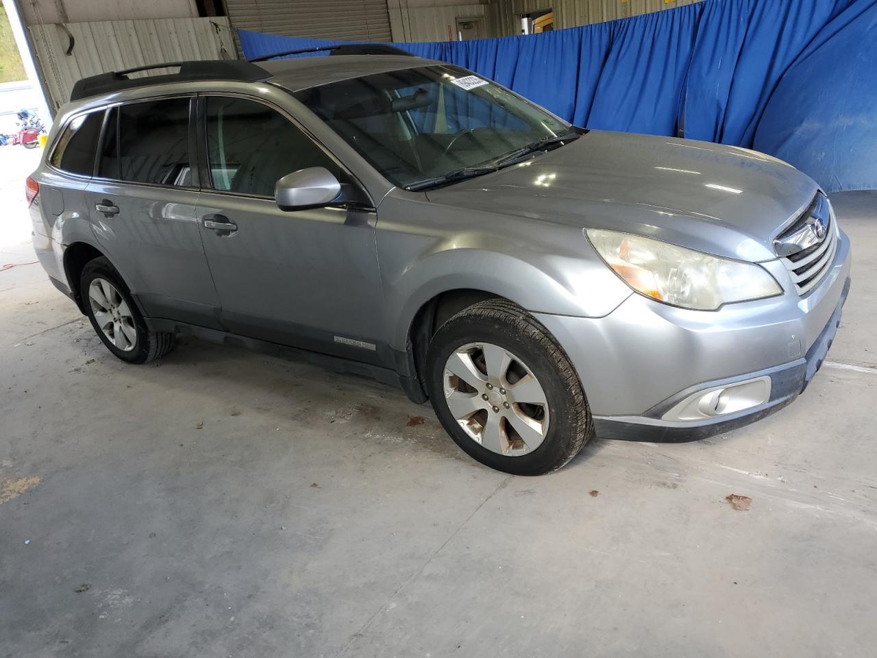 2010 Subaru Outback 2.5I Premium - Image 4