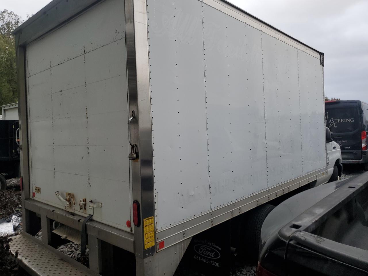 2019 Ford Econoline Cutaway E- - Фото 3