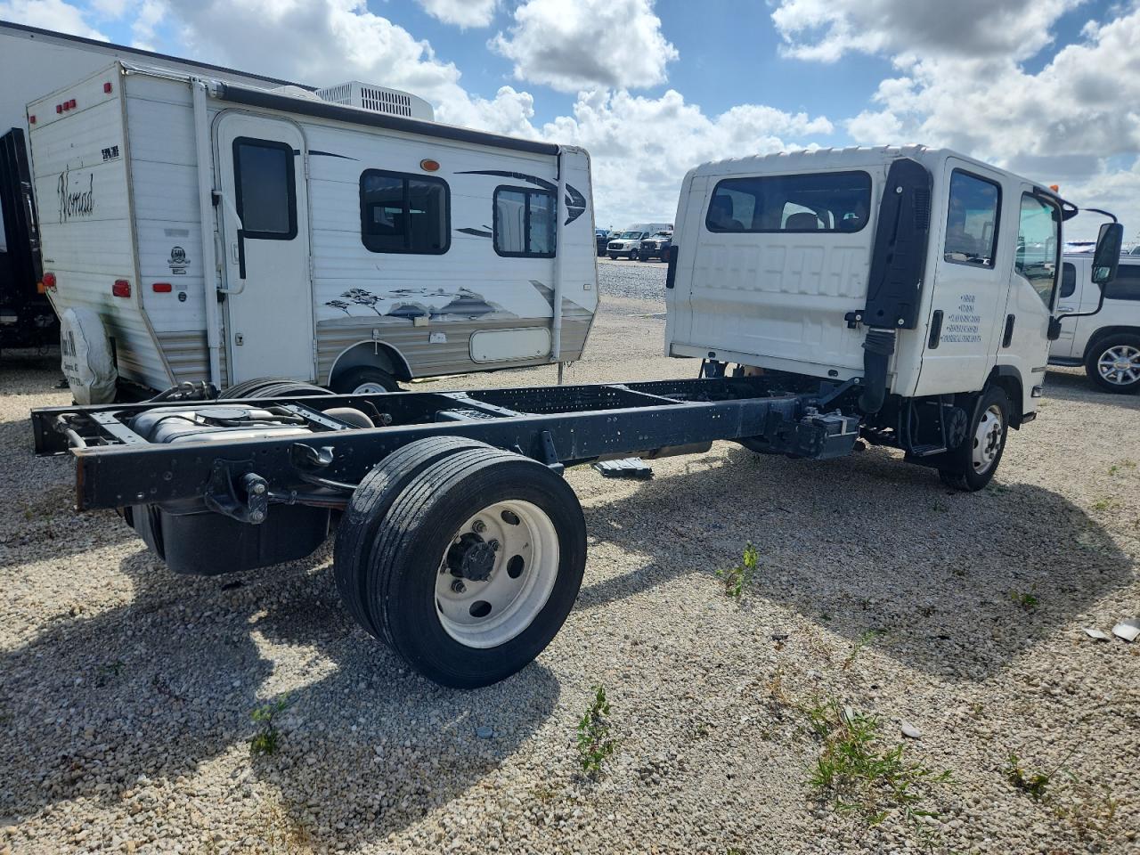 2021 Isuzu Npr Hd Truck Cab And Chassis - Image 3