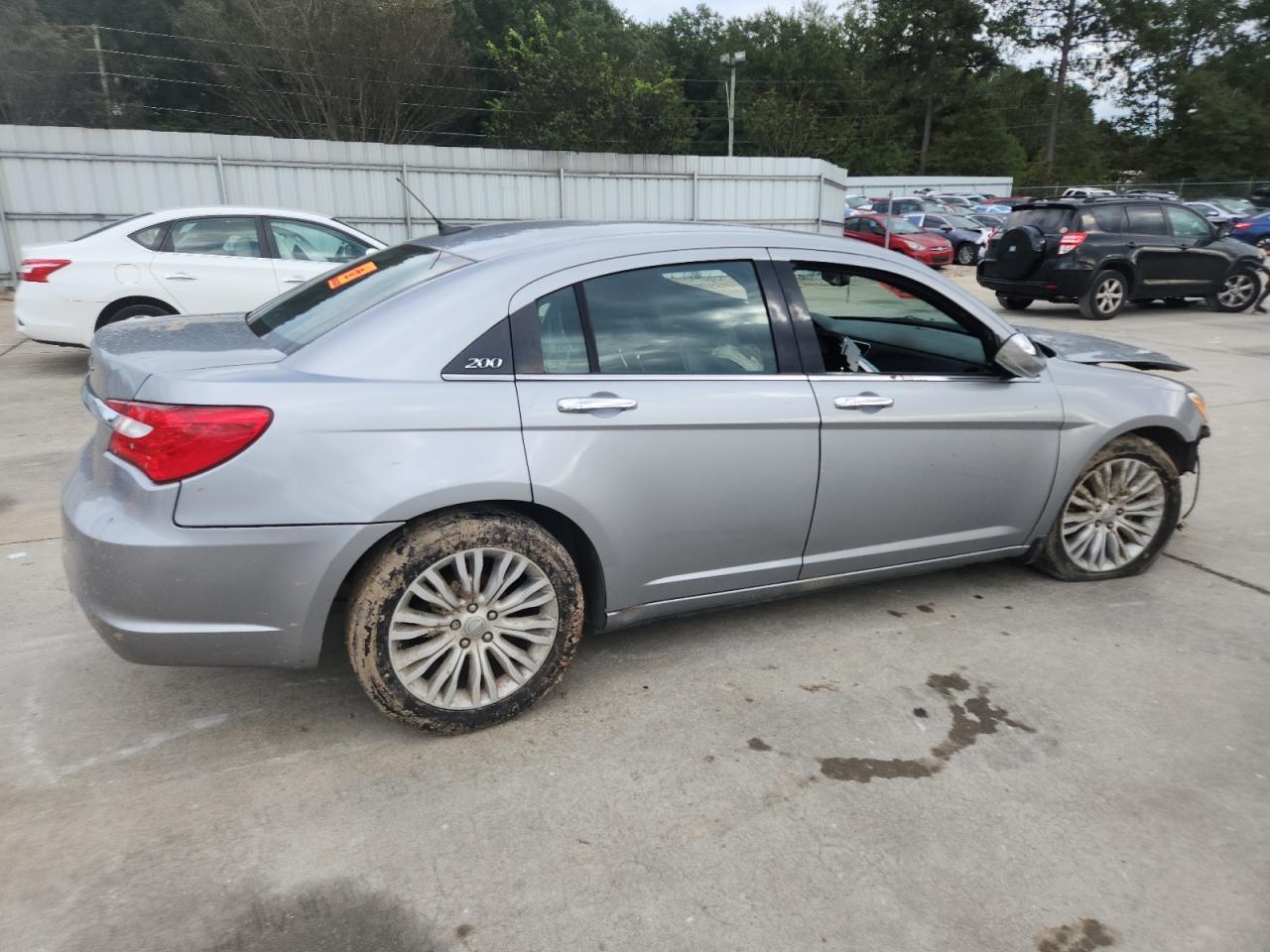 2013 Chrysler 200 Limited - Фото 3