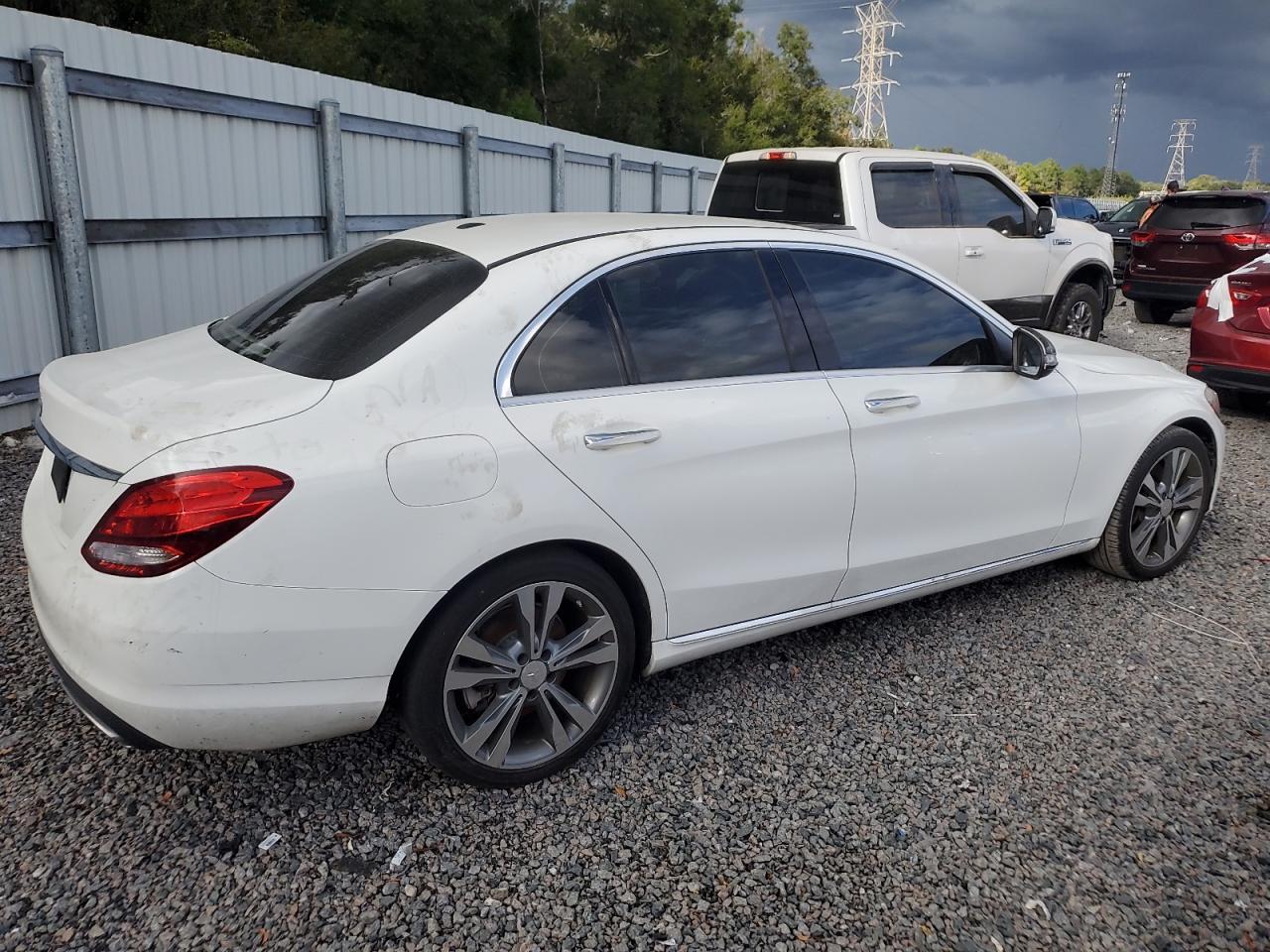 2016 Mercedes-Benz C 300 - Фото 3