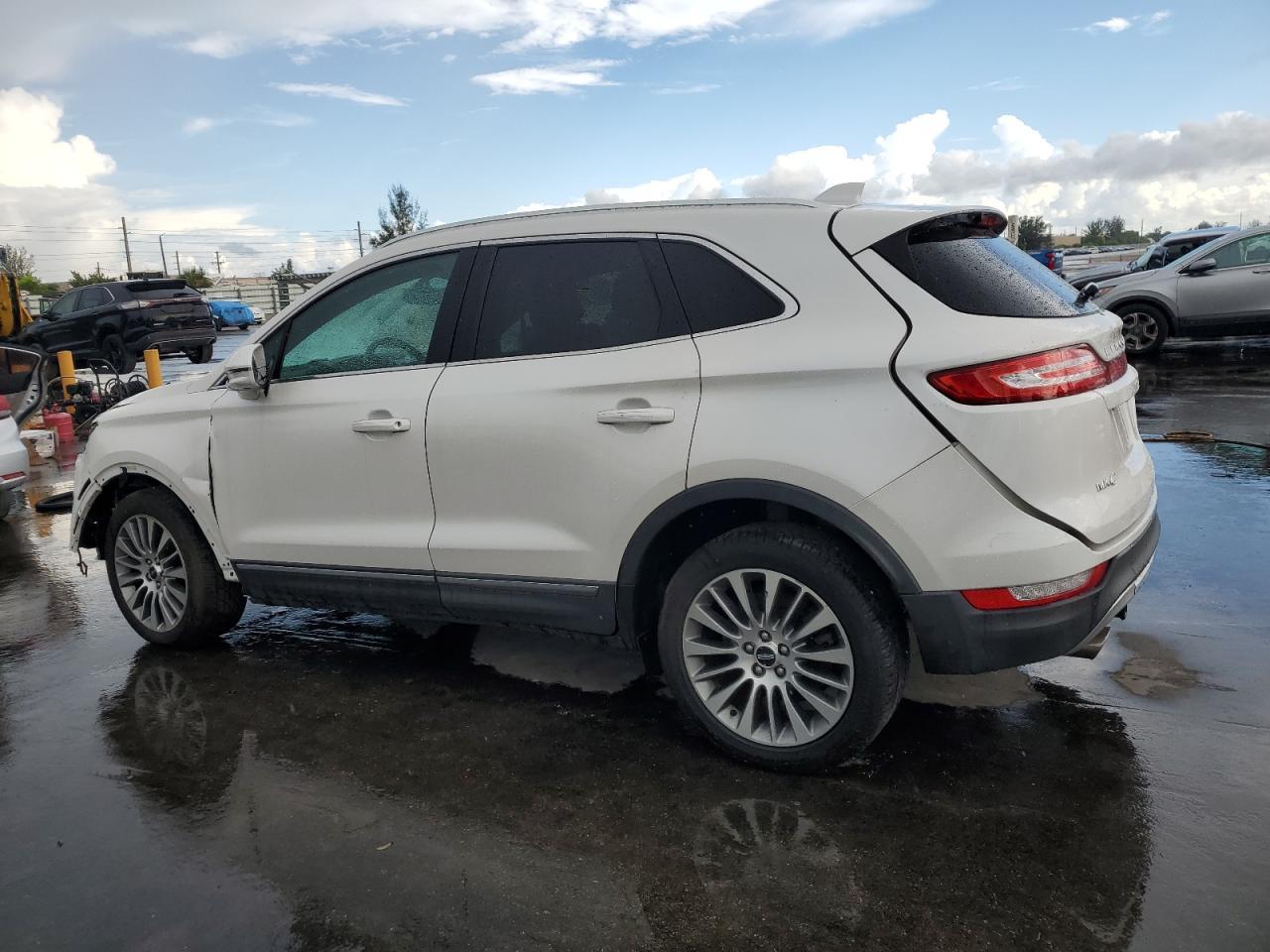2017 Lincoln Mkc Reserve - Image 2