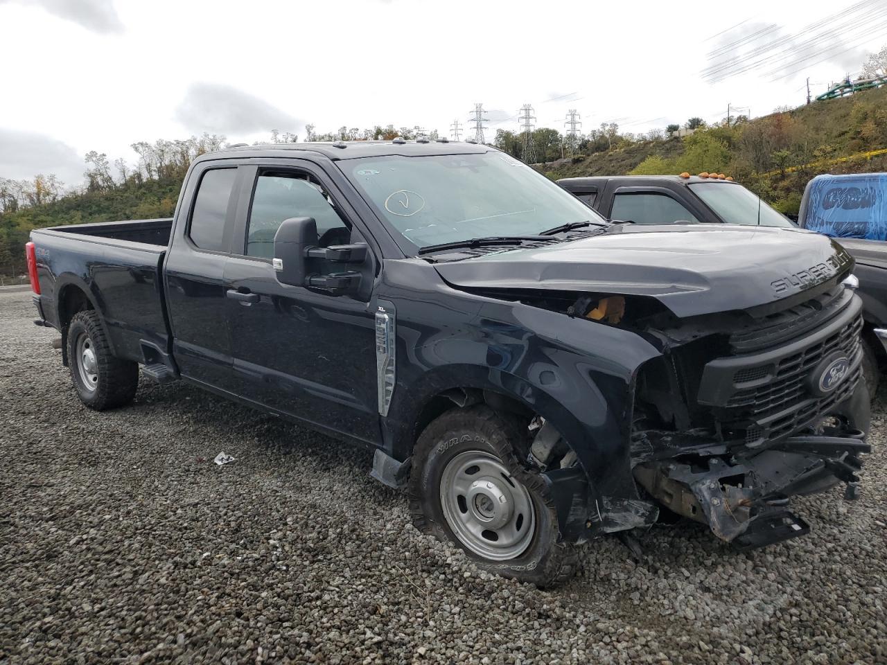 2024 Ford F350 Super Duty - Image 4