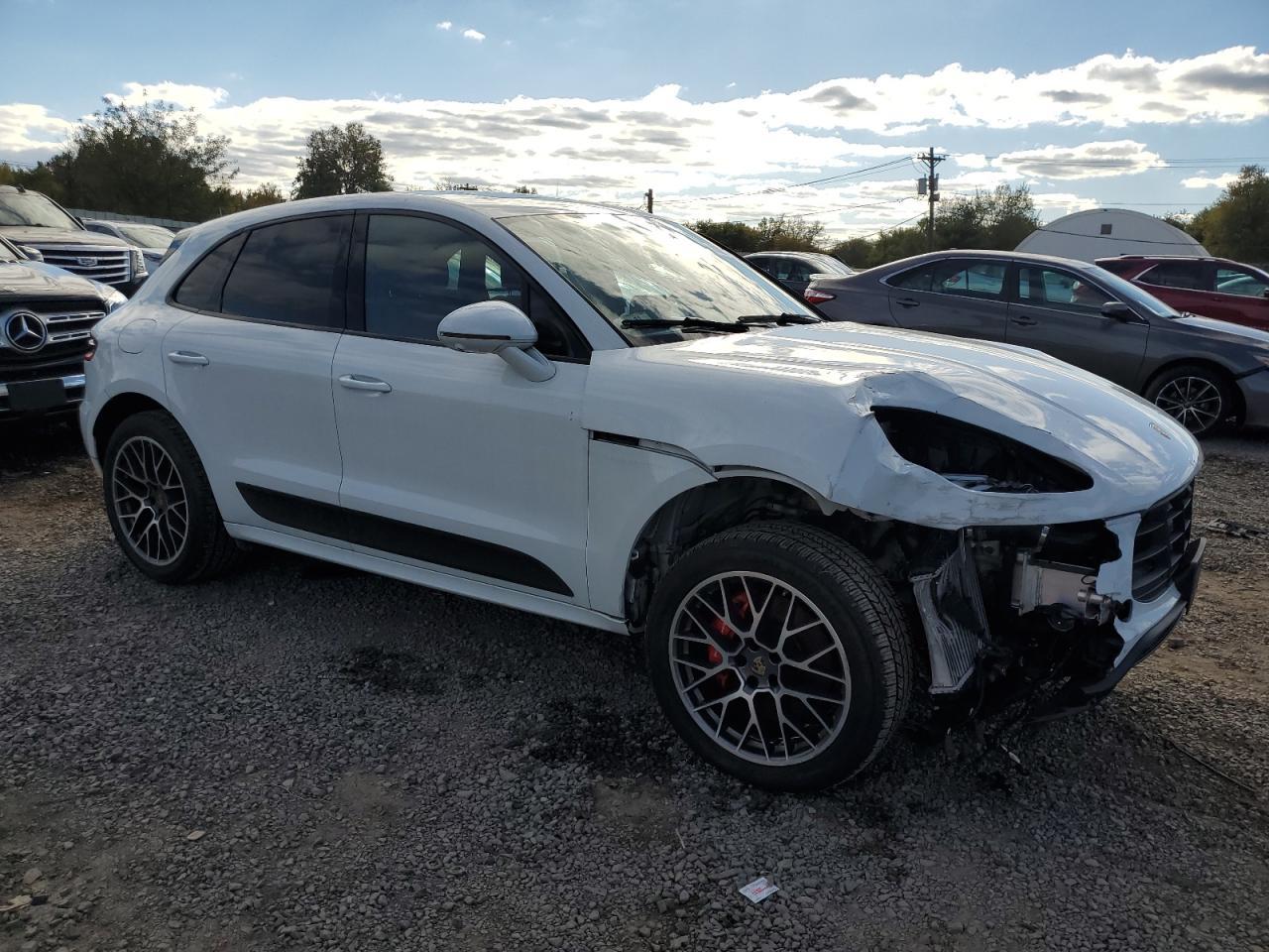 2016 Porsche Macan Turbo - Image 4