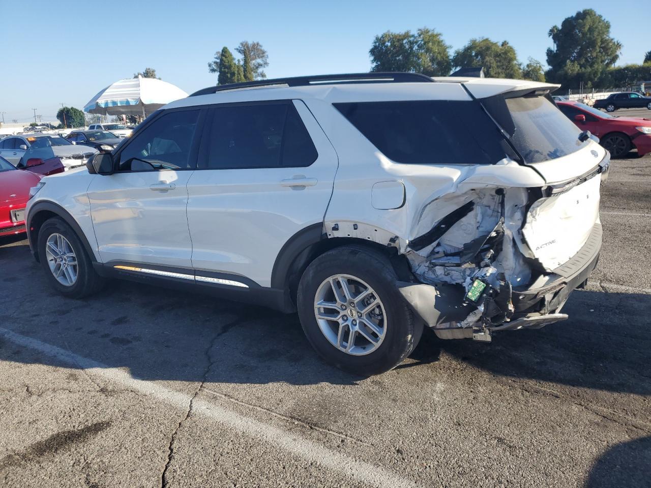 2025 Ford Explorer Active - Фото 2