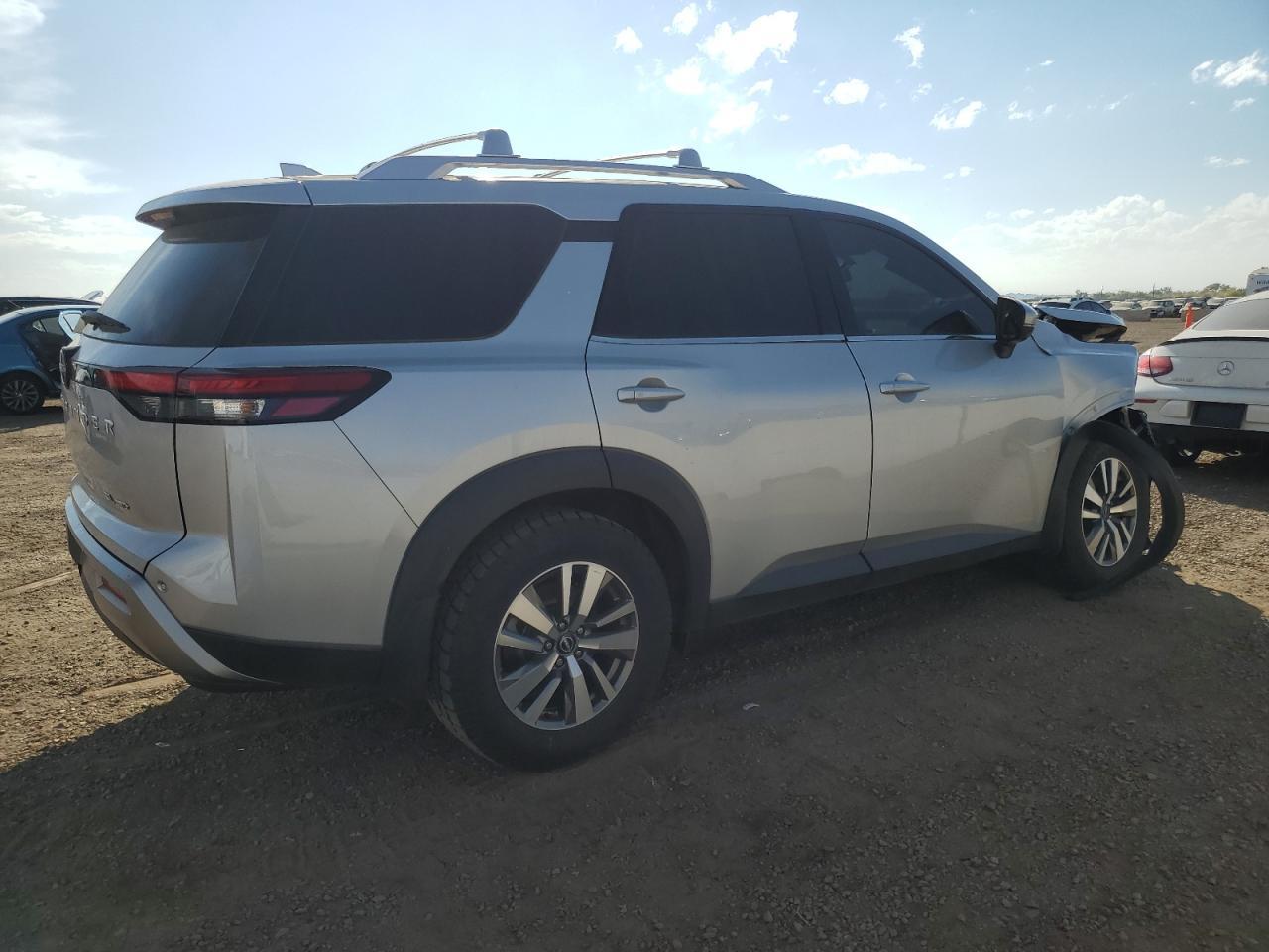 2023 Nissan Pathfinder Sl - Фото 3