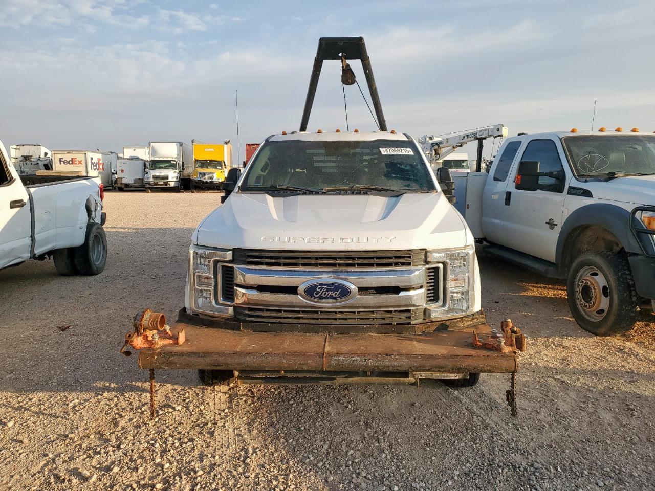 2019 Ford F350 Super Duty - Image 5