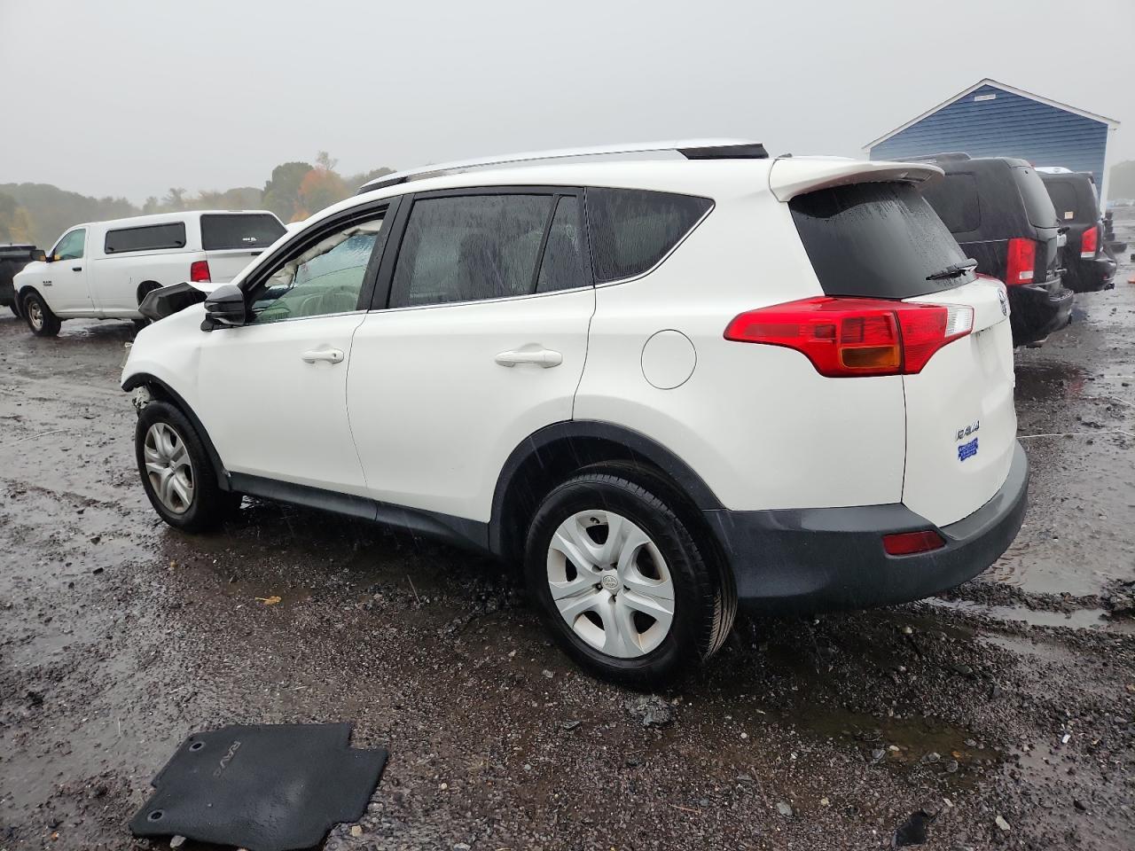 2015 Toyota Rav4 Le - Фото 2