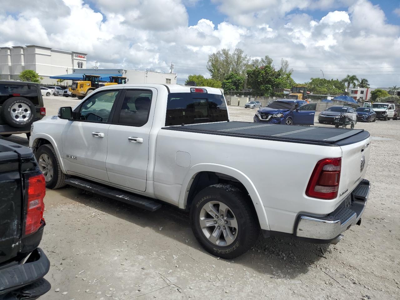 2020 Ram 1500 Laramie - Фото 2