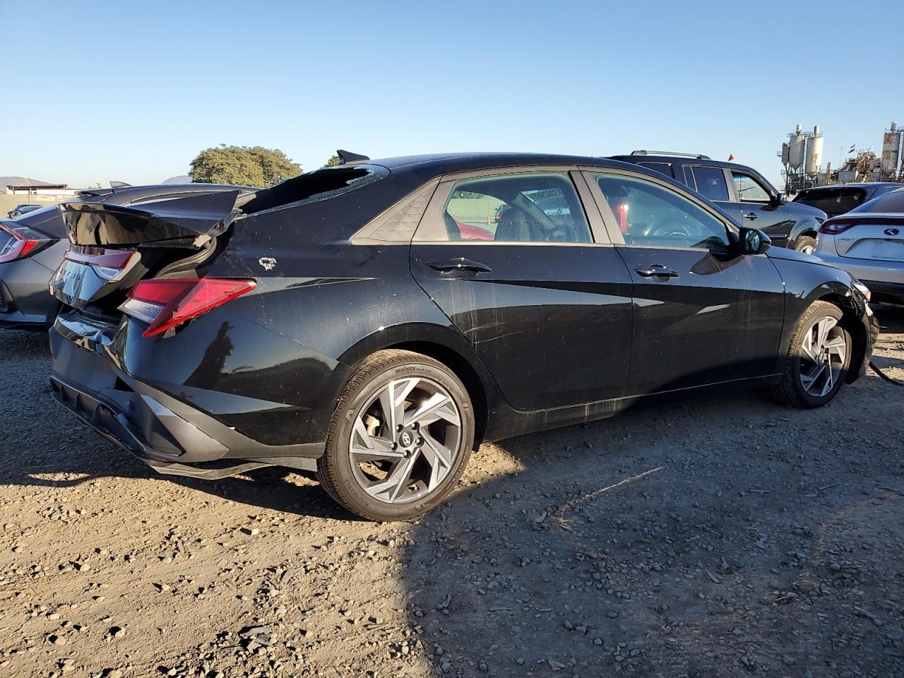 2025 Hyundai Elantra Sel Sport - Image 3