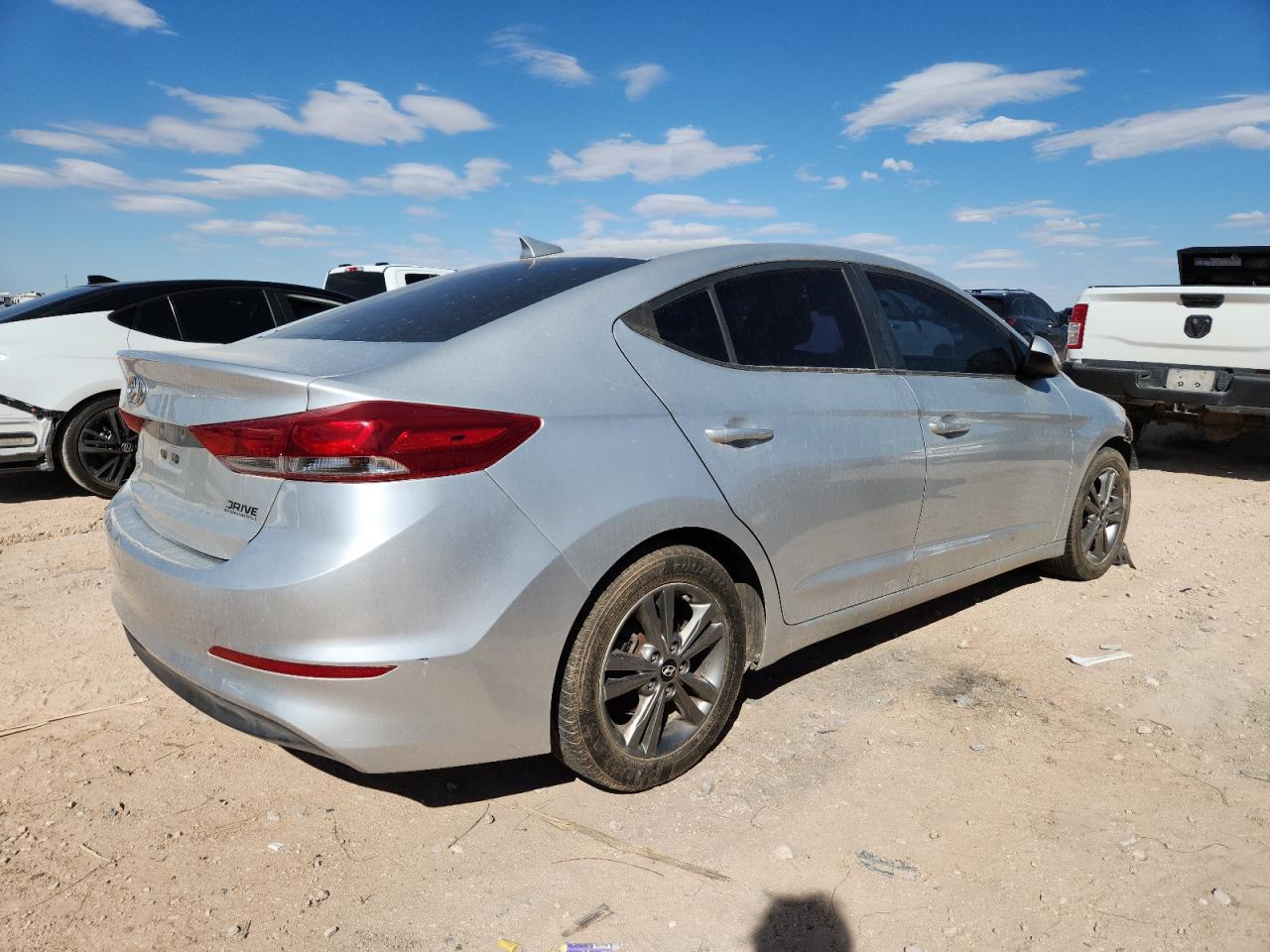 2018 Hyundai Elantra Sel - Image 3
