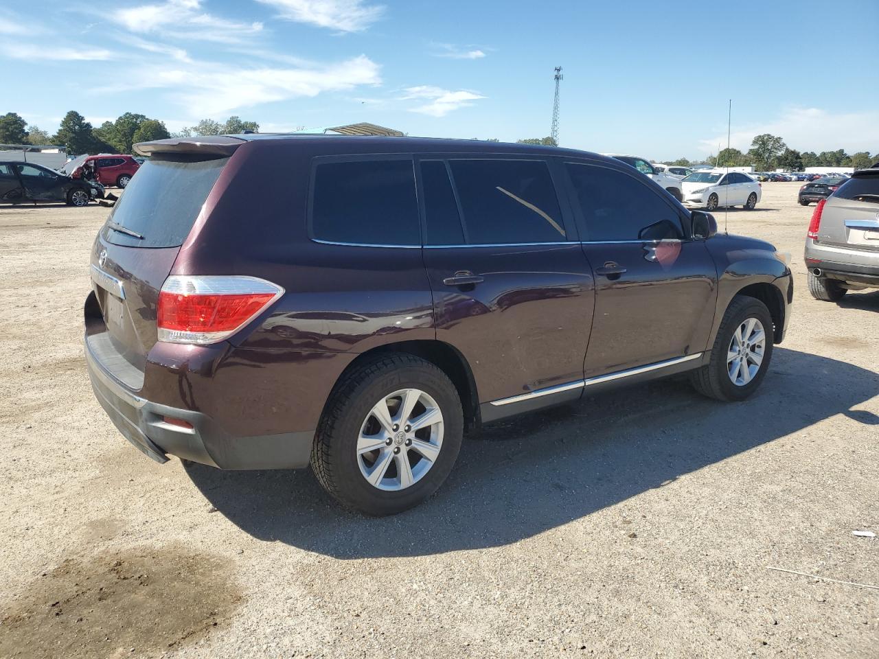 2011 Toyota Highlander Base - Фото 3