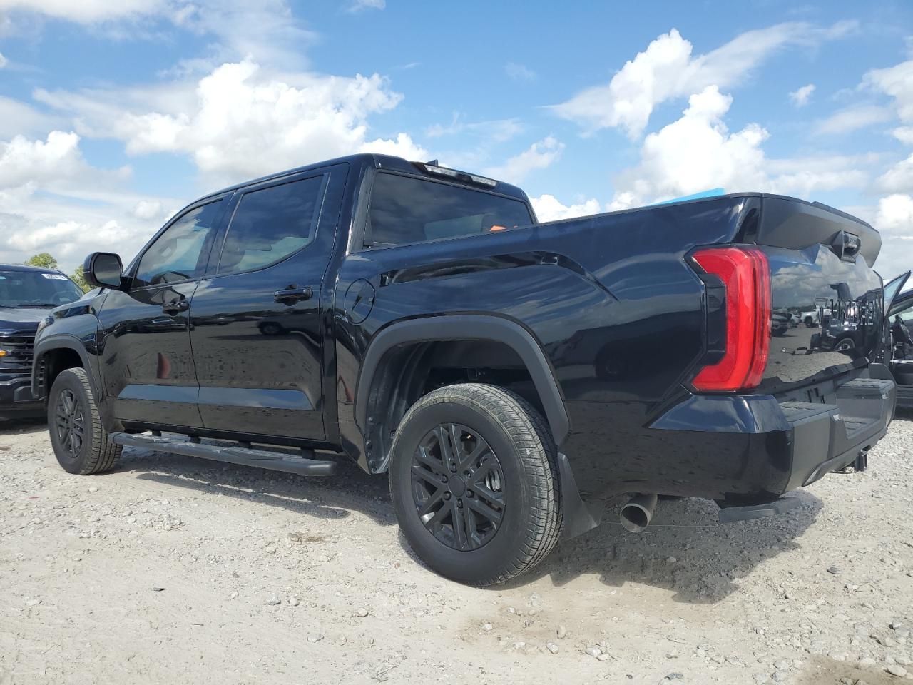 2024 Toyota Tundra Crewmax Sr - Фото 2