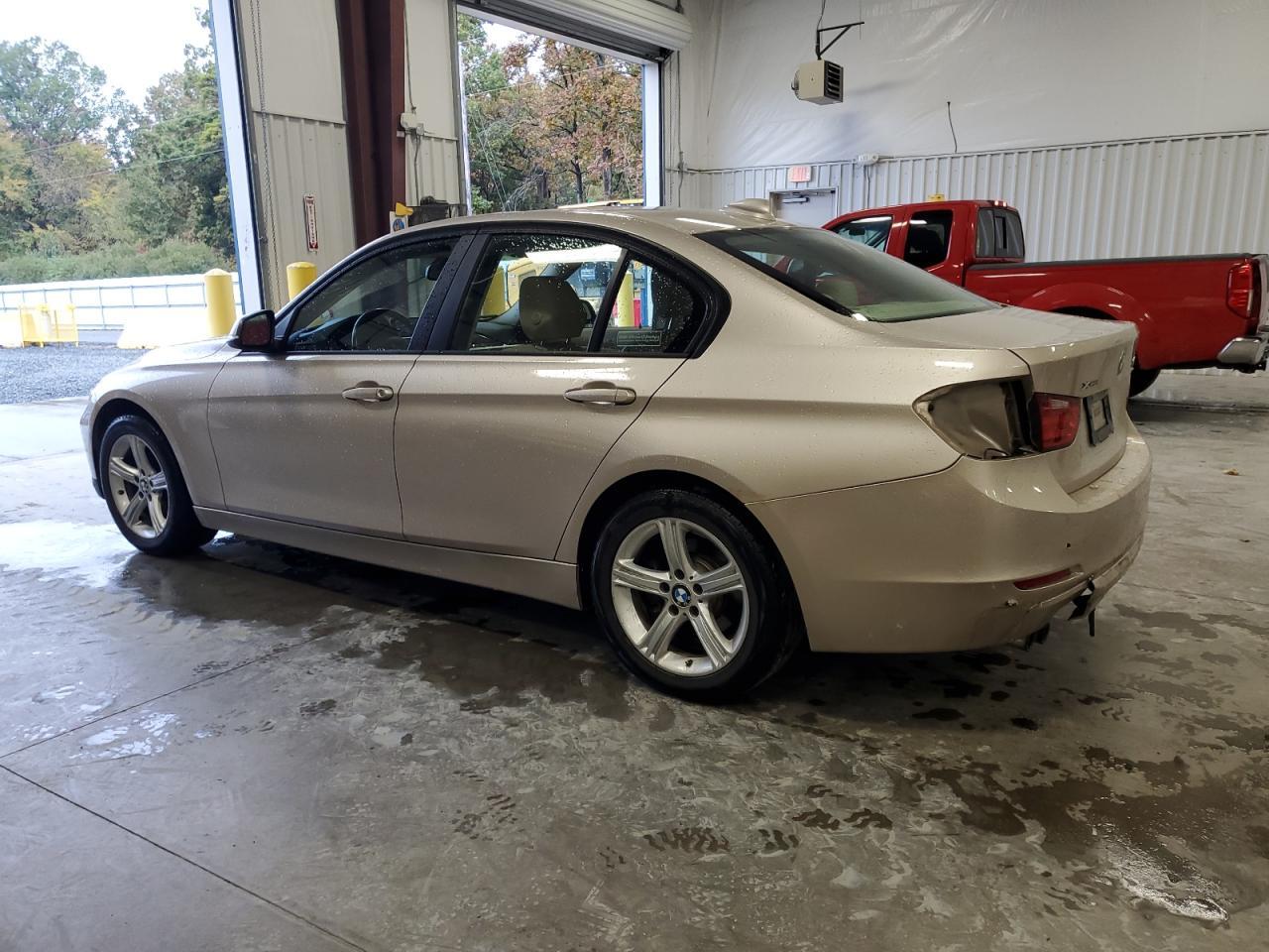 2013 BMW 328 Xi Sulev - Image 2