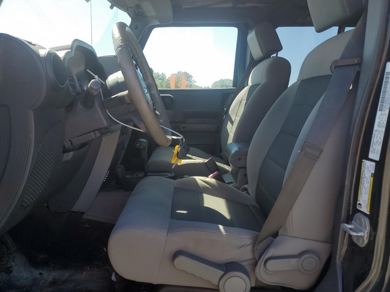 2010 Jeep Wrangler Unlimited Sport - Image 7