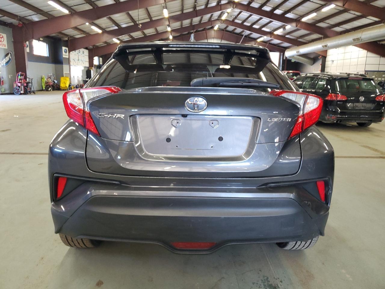 2021 Toyota C-Hr Xle - Фото 6