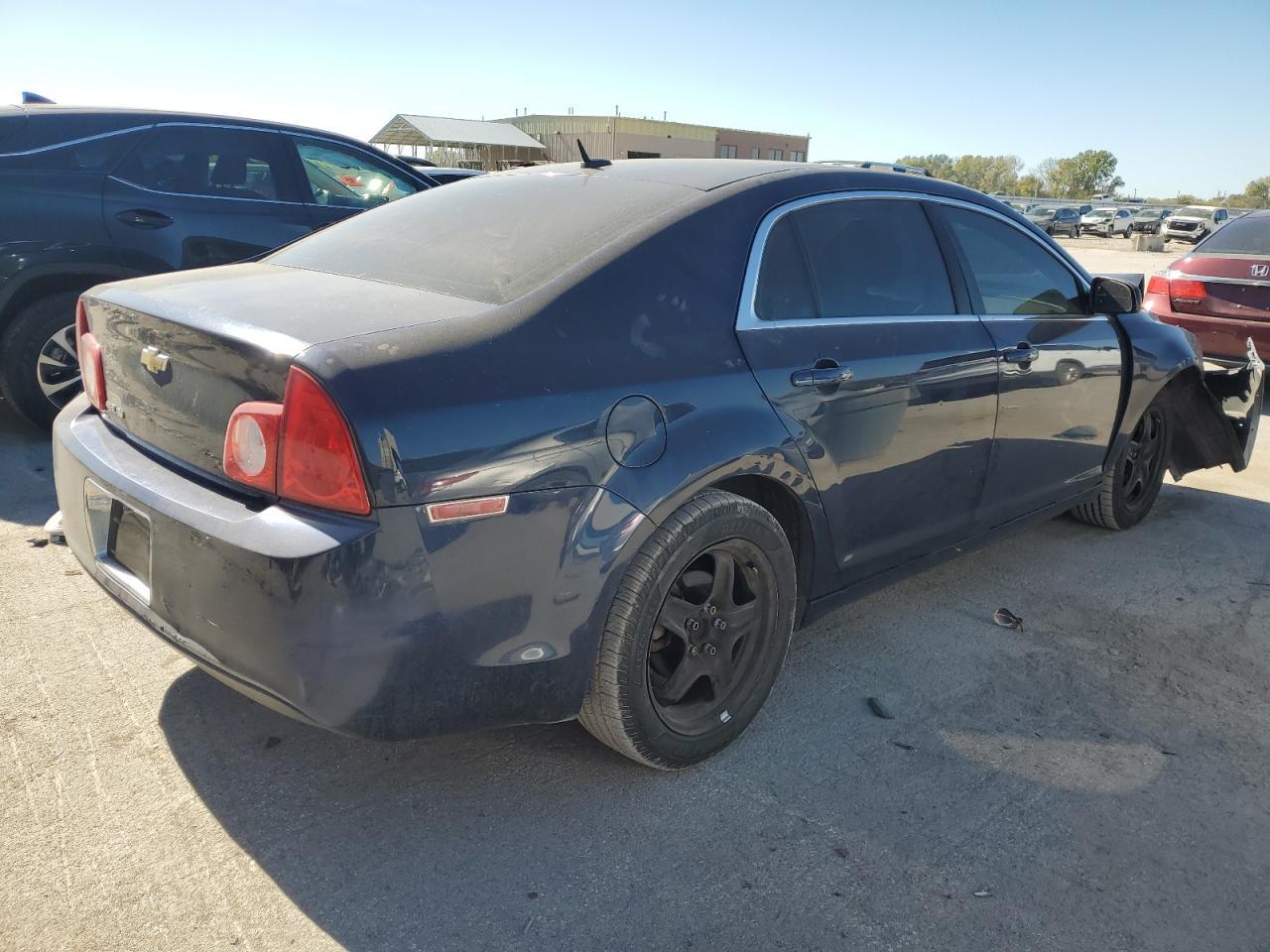 2010 Chevrolet Malibu Ls - Image 3