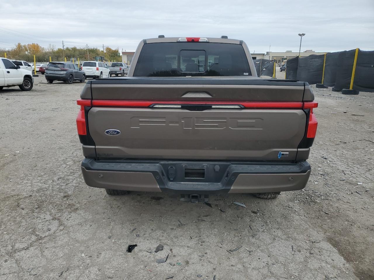 2023 Ford F150 Lightning Pro - Фото 6