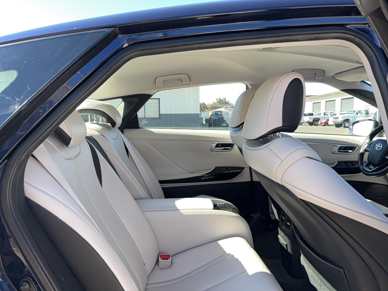 2017 Toyota Mirai - Фото 6