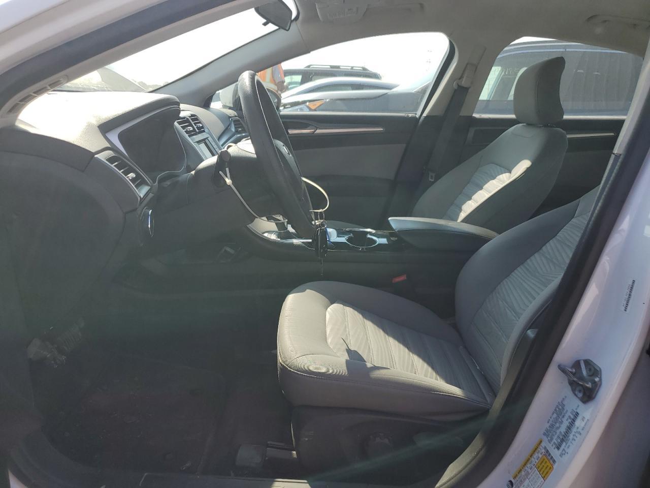 2016 Ford Fusion S - Фото 7