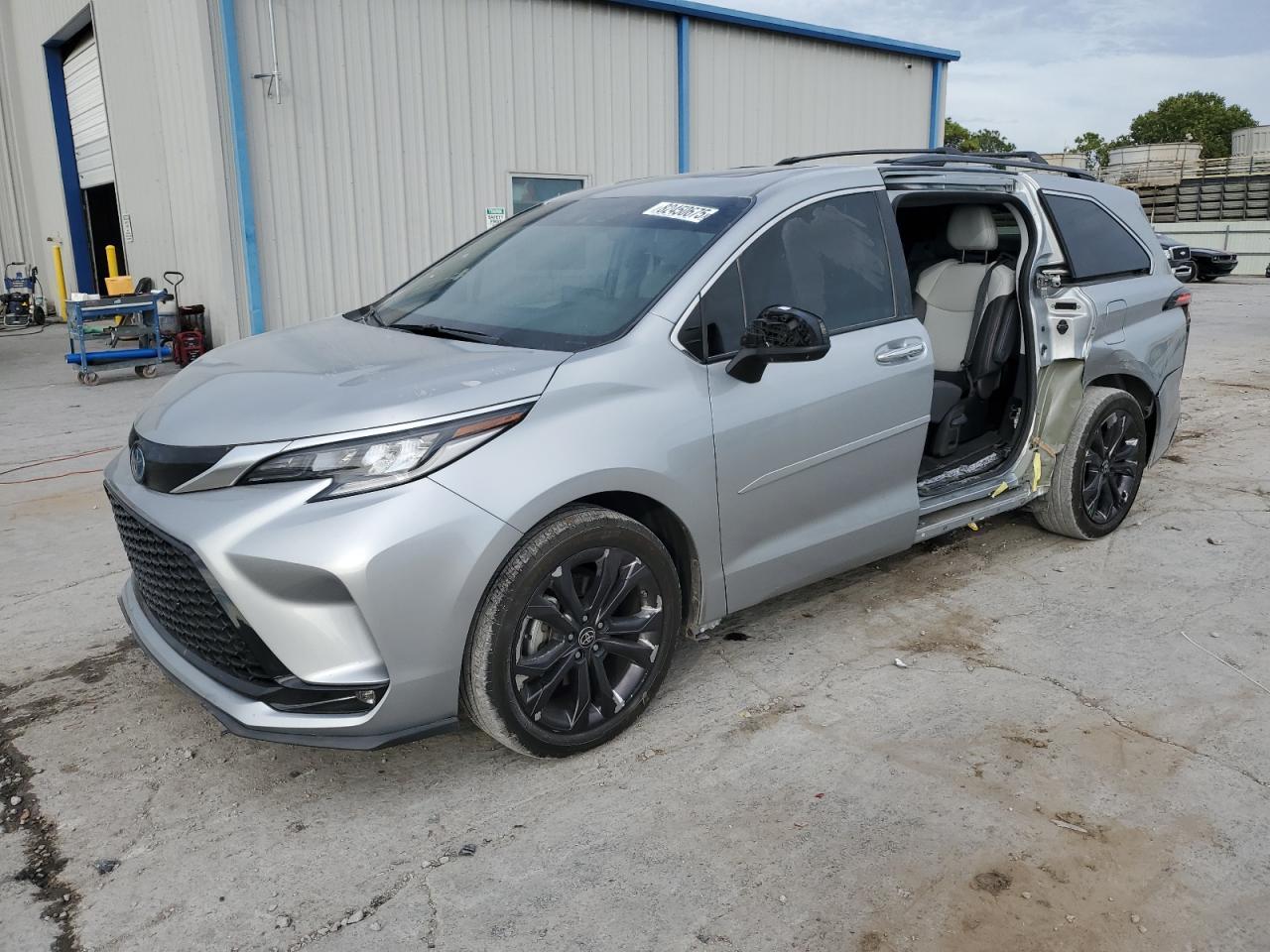 2024 Toyota Sienna Xse