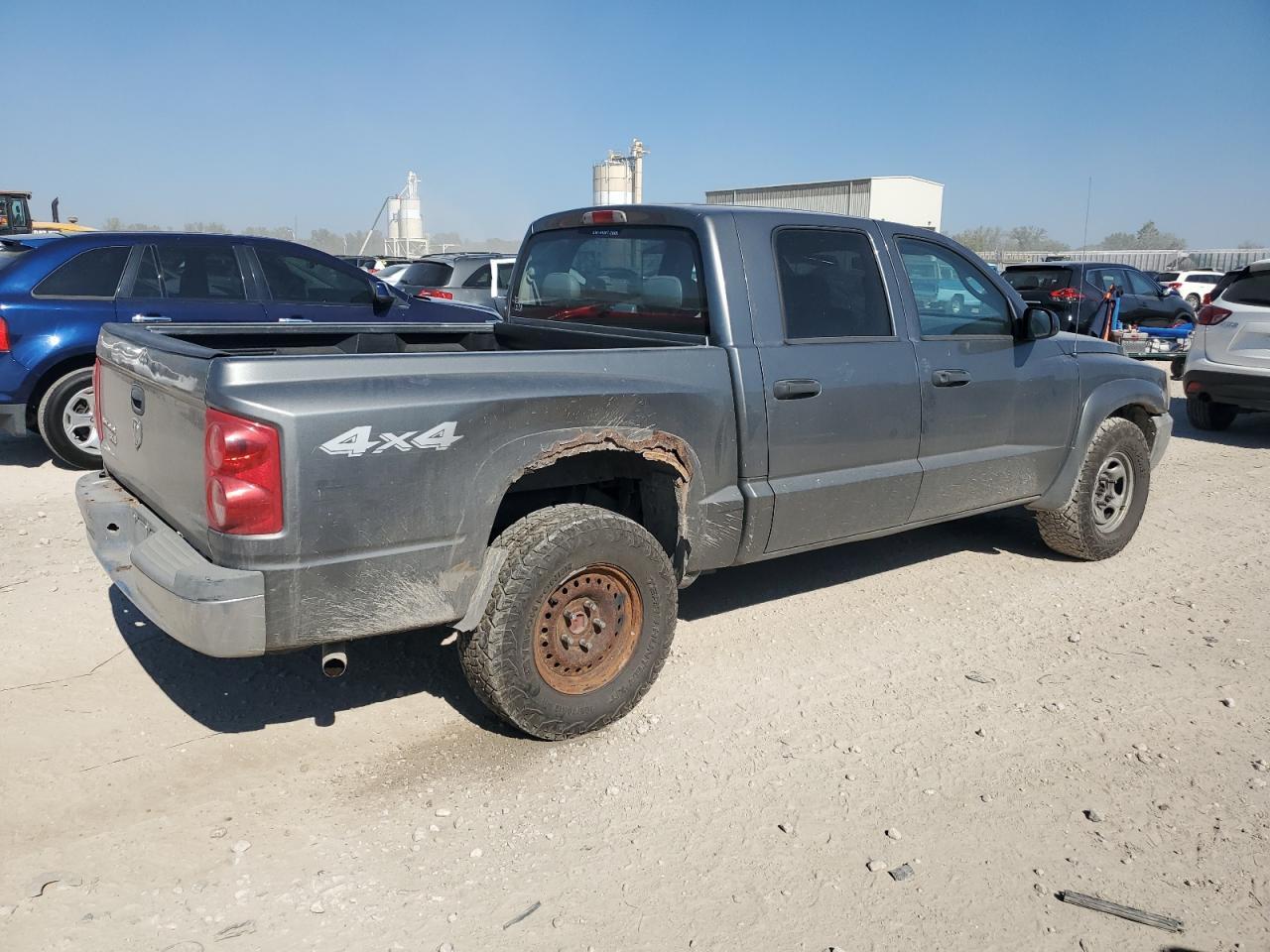 2007 Dodge Dakota Quad - Image 3