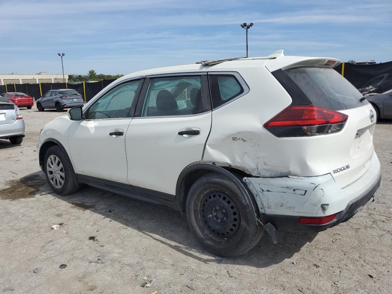2017 Nissan Rogue S - Фото 2