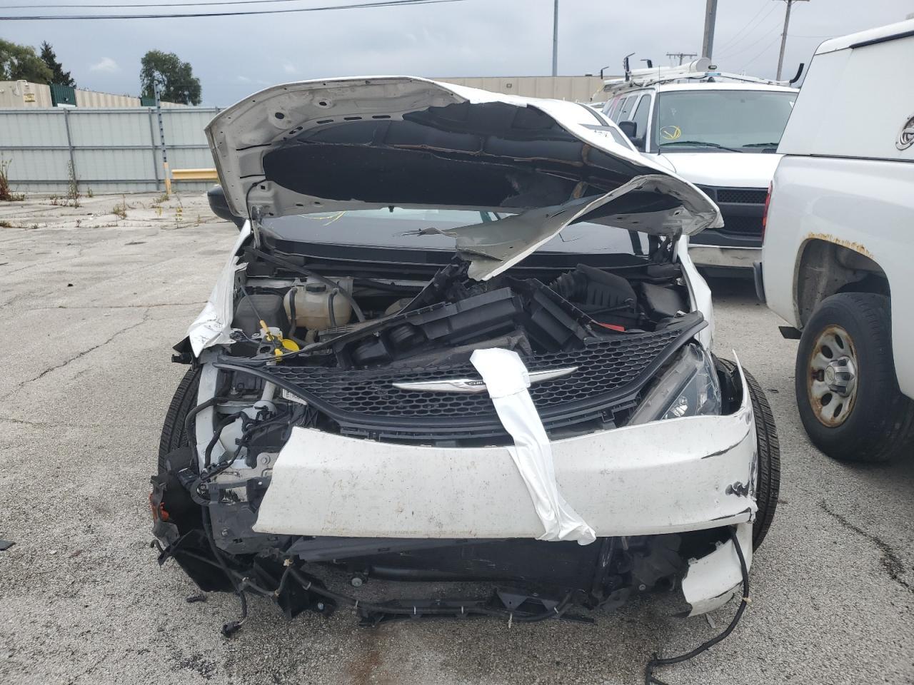 2024 Chrysler Voyager Lx - Image 5