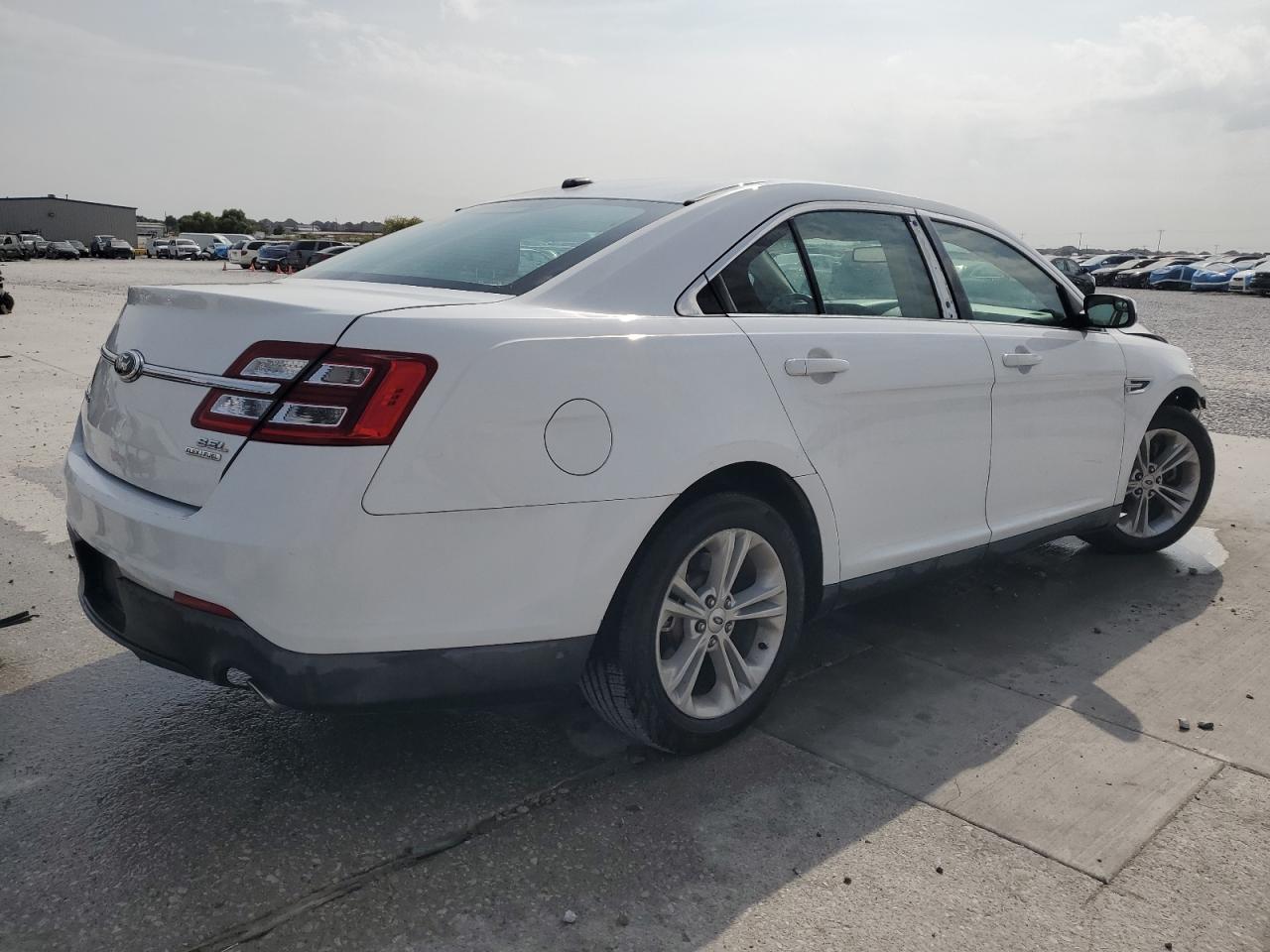 2014 Ford Taurus Sel - Image 3