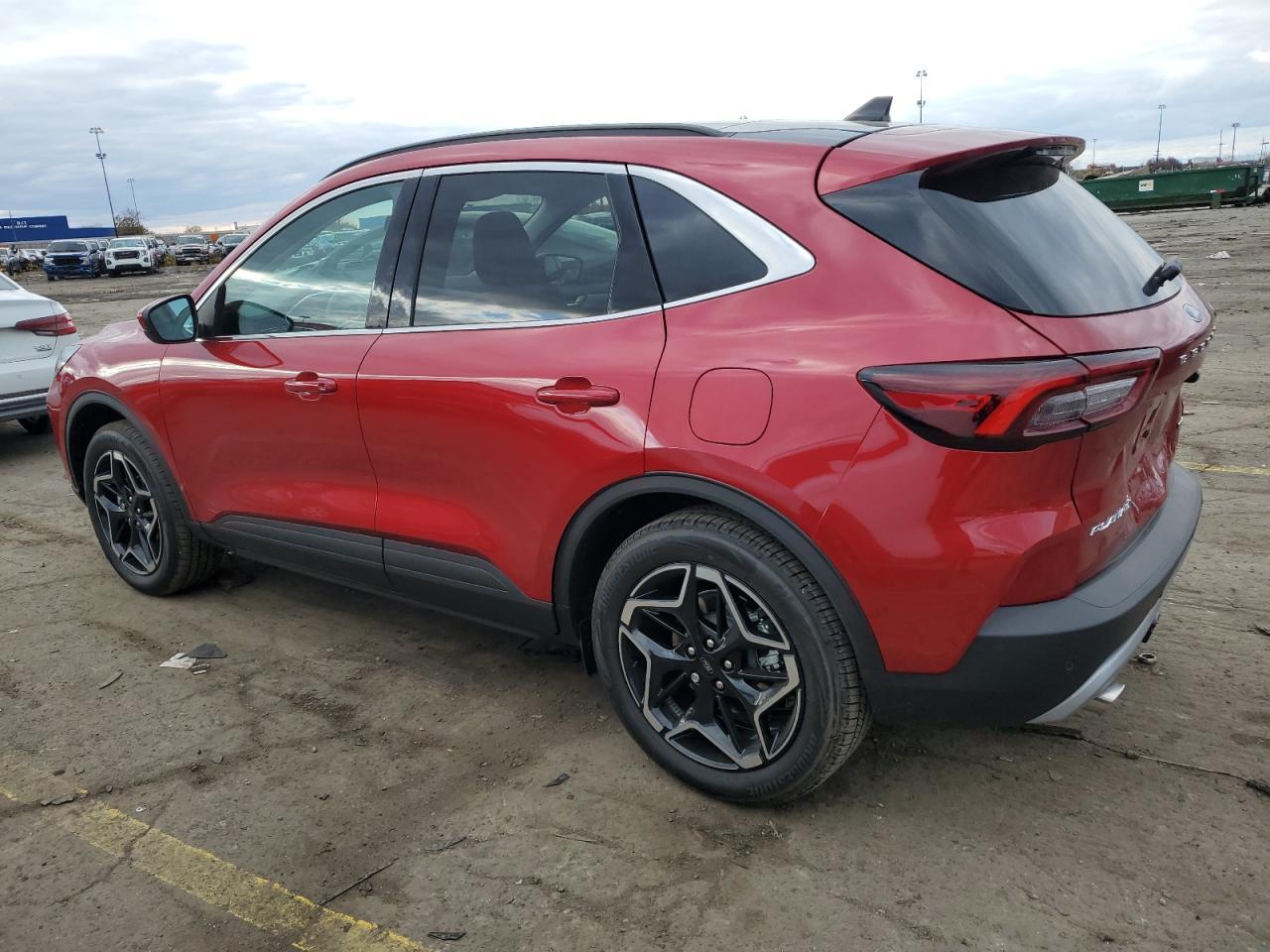 2026 Ford Escape Platinum - Фото 2