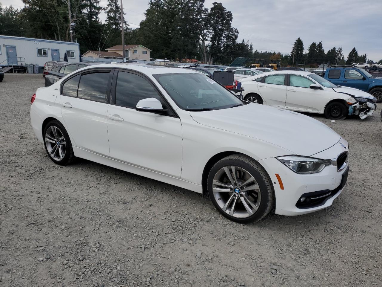 2016 BMW 330E - Фото 4