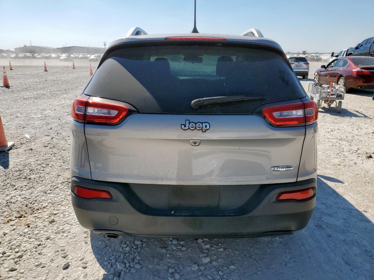 2017 Jeep Cherokee Latitude - Фото 6