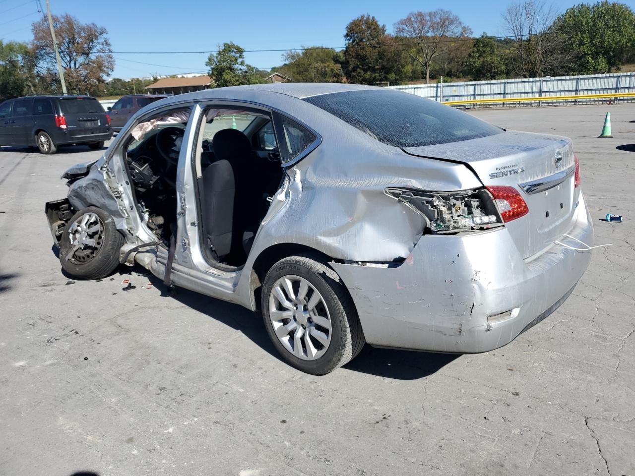 2014 Nissan Sentra S - Фото 2