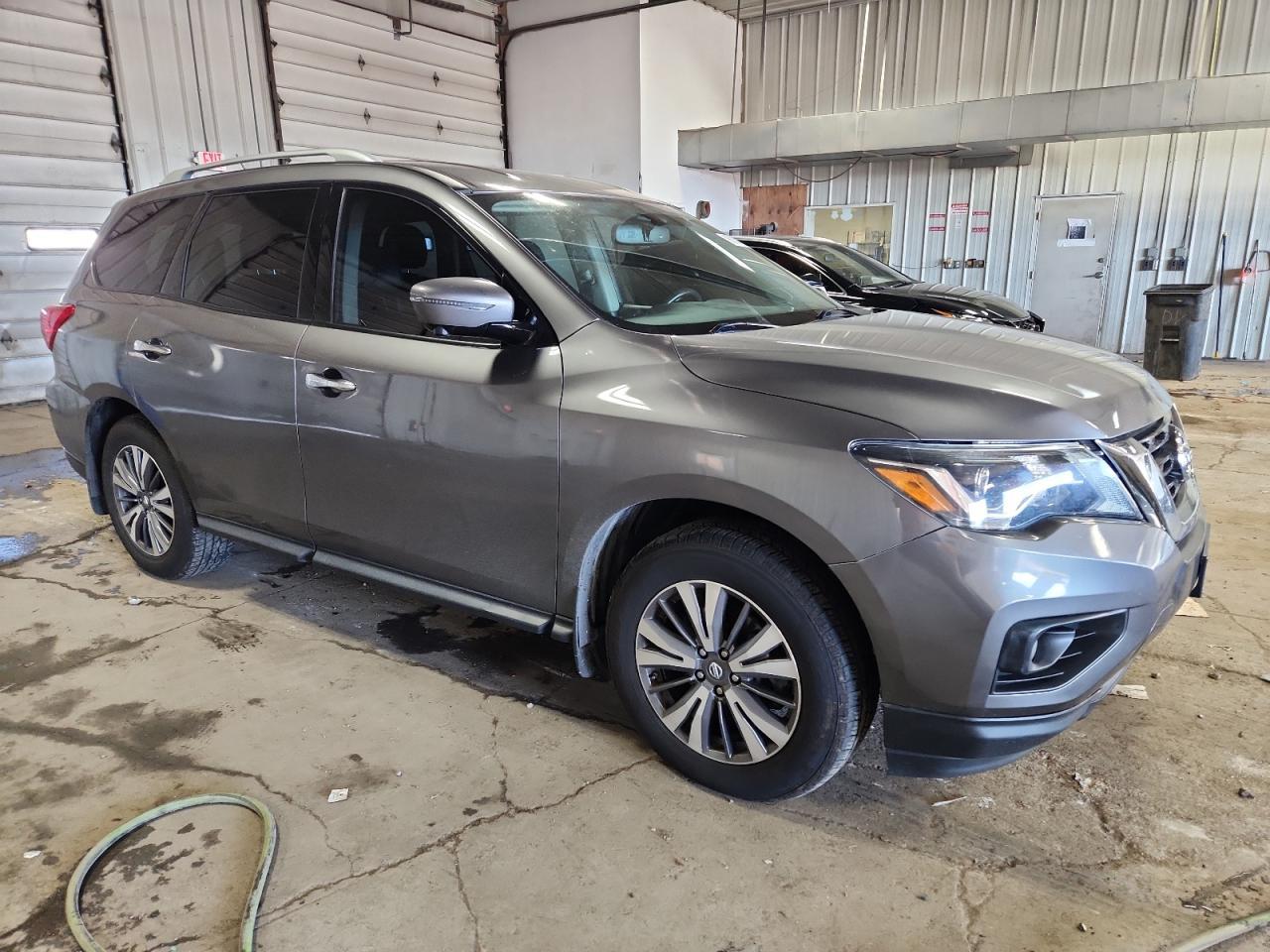 2017 Nissan Pathfinder S - Фото 4