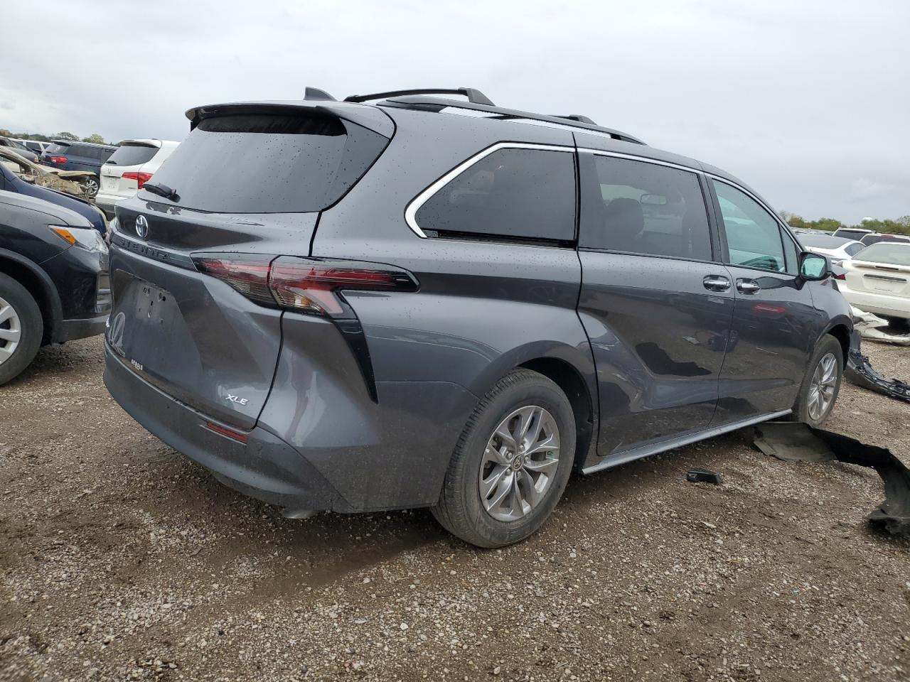 2025 Toyota Sienna Xle - Фото 3