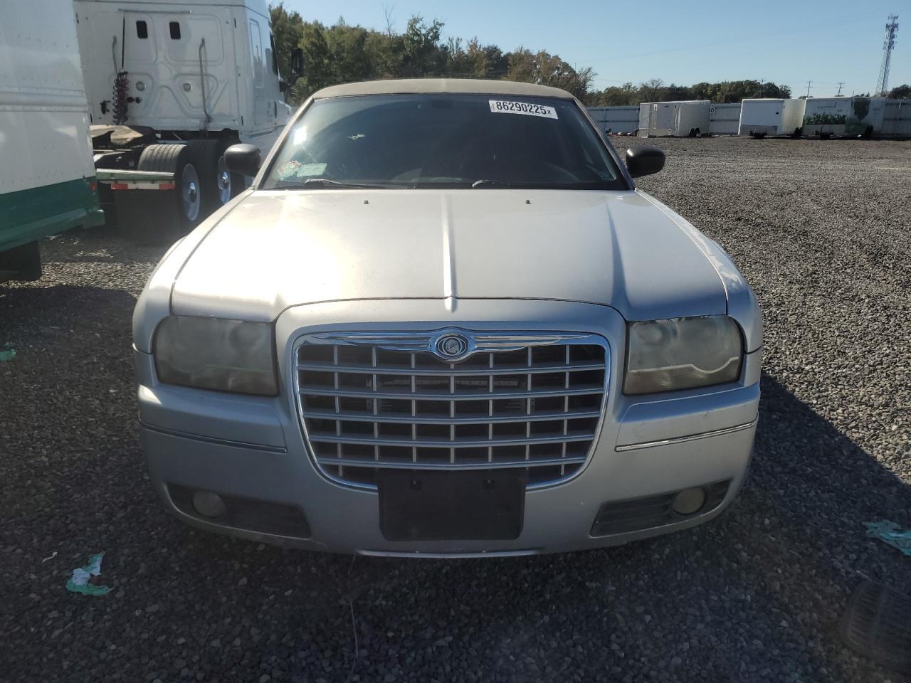 2007 Chrysler 300 - Image 5